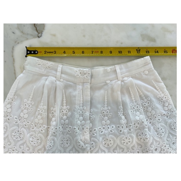 ZIMMERMANN IVORY WHITE COTTON SILK EYELET EMBROIDERY SHORTS SIZE AU 1 / US 4 - Picture 11 of 16